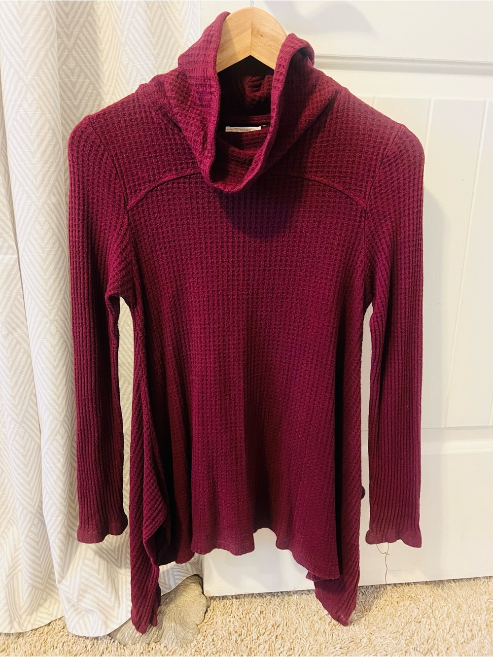 Cupio Women's Maroon Waffle Knit Cowl Neck Sweater Medium